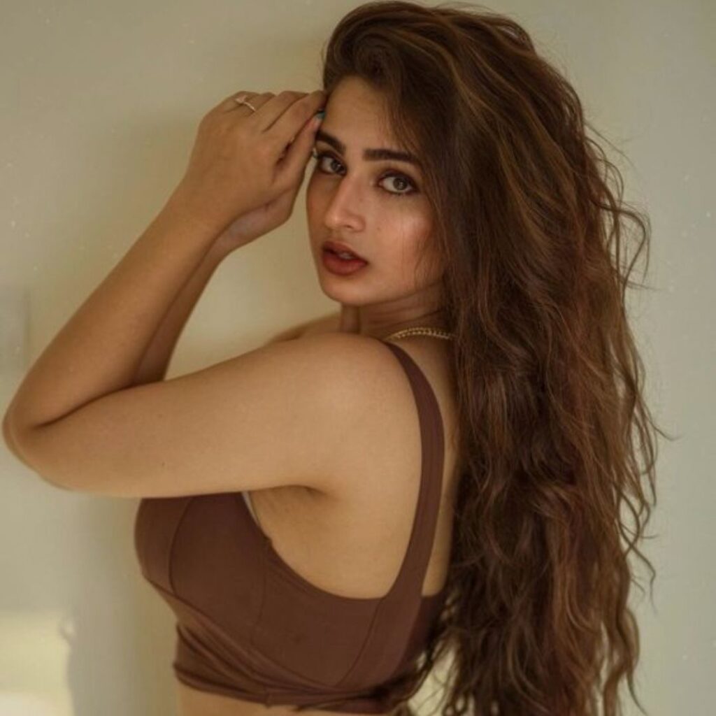 ayesha khan hair