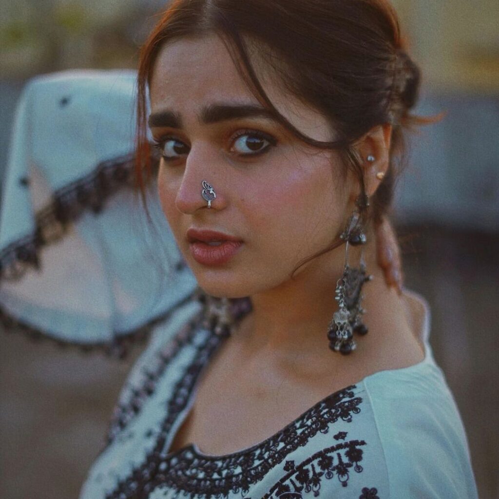 ayesha khan most hot look