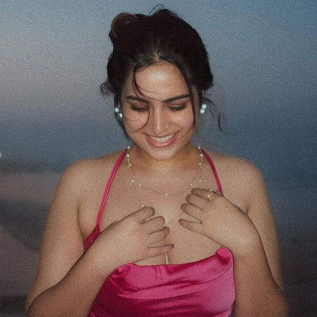 ayesha khan romantic pink vibe