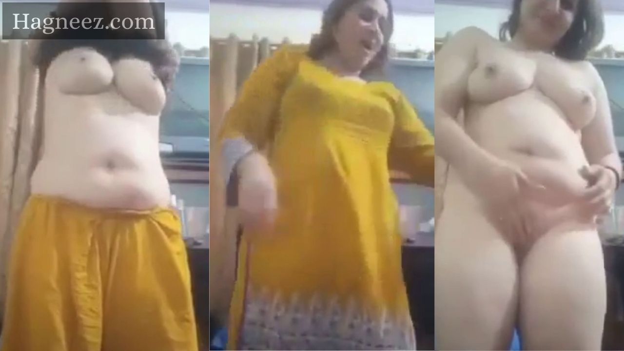 pakistani aunty removing suit salwar