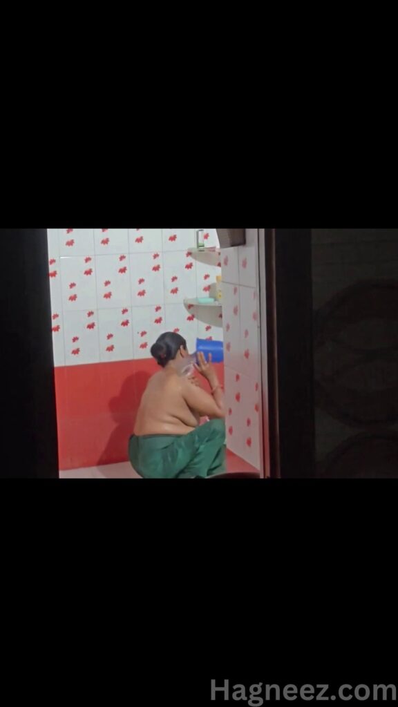 indian mom hidden cam bathing