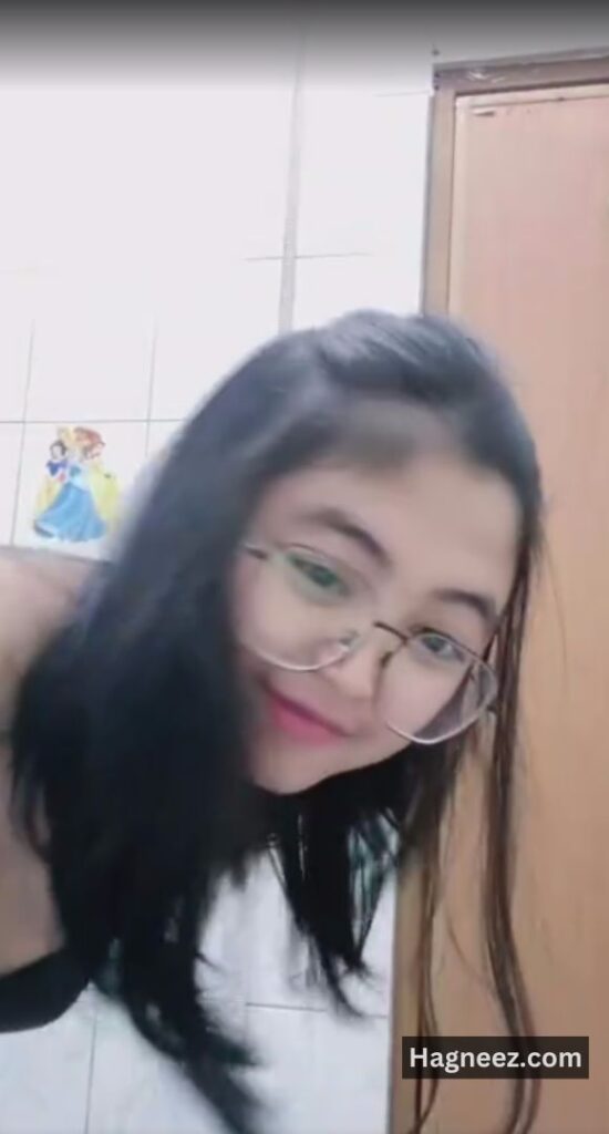boobs aur fingering photos