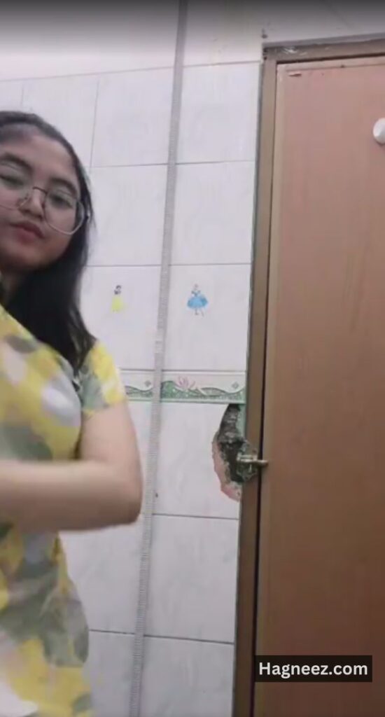 boobs aur fingering photos