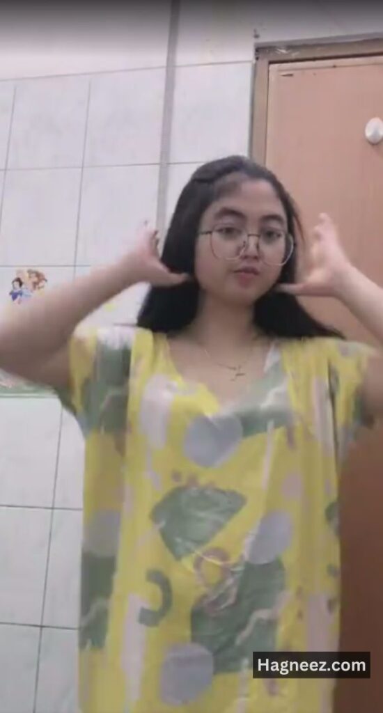 boobs aur fingering photos