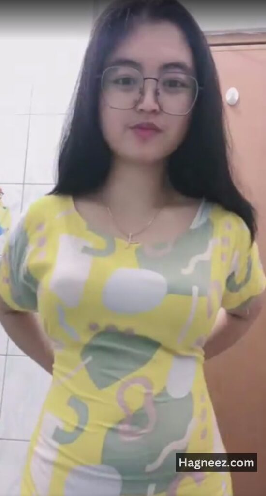 boobs aur fingering photos