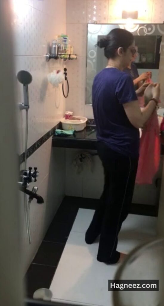 indian bhabhi bathing nudes