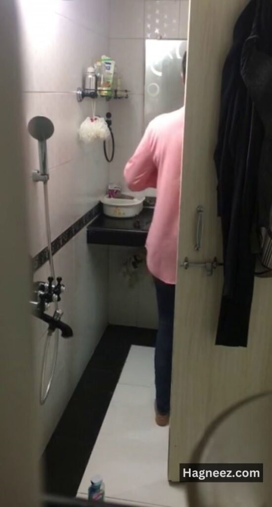 indian bhabhi bathing nudes