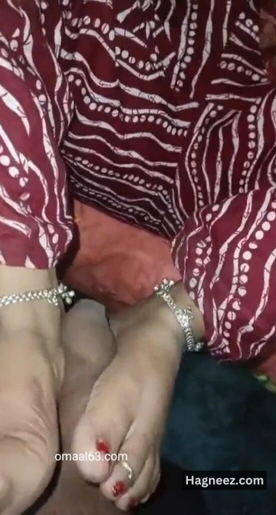 indian wife footjob pics