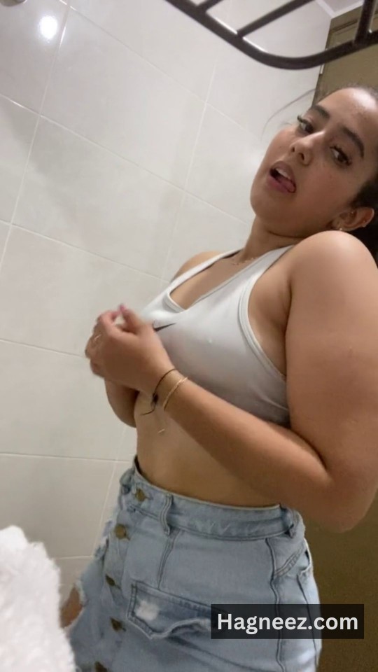 sexy girl remove clothes photos