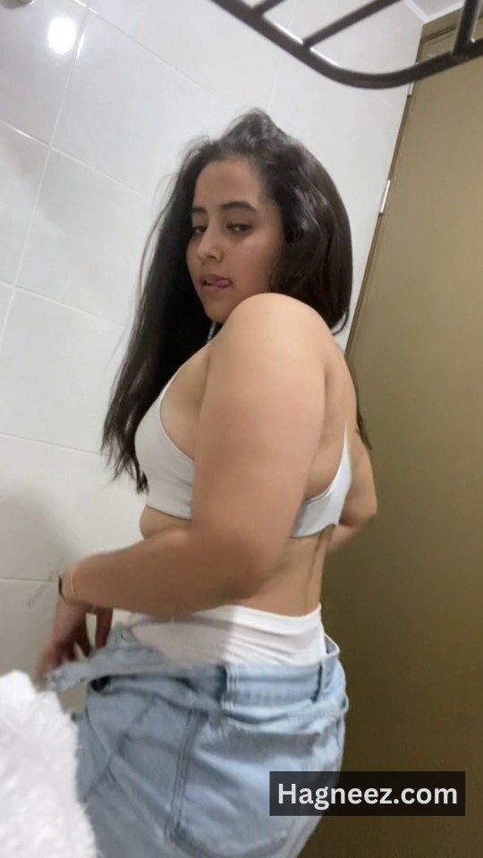 sexy girl remove clothes photos