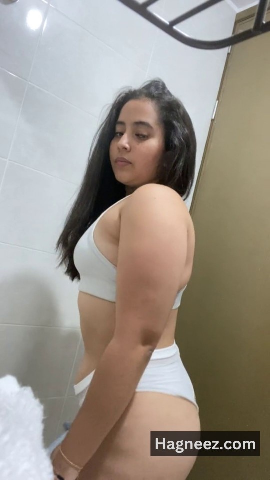 sexy girl remove clothes photos