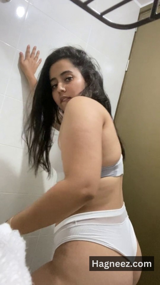 sexy girl remove clothes photos