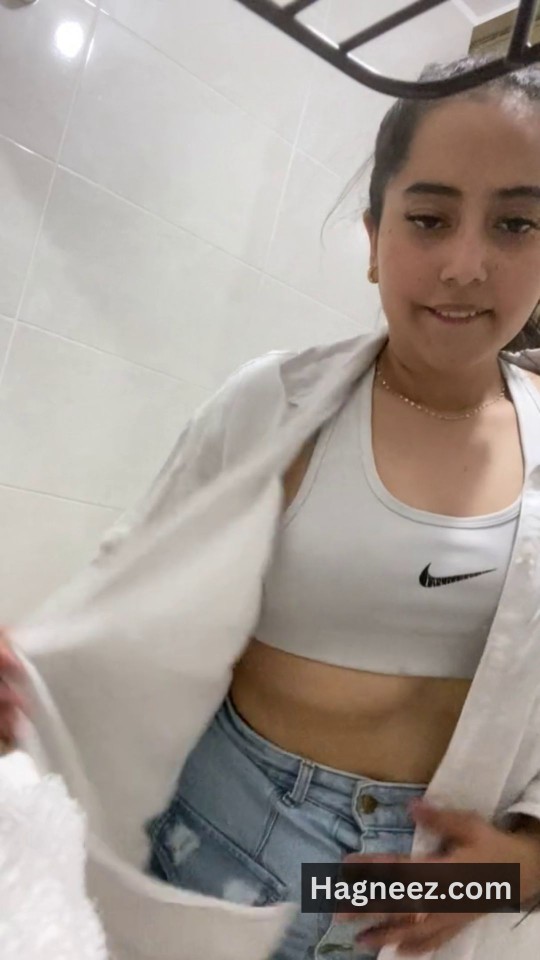 sexy girl remove clothes photos