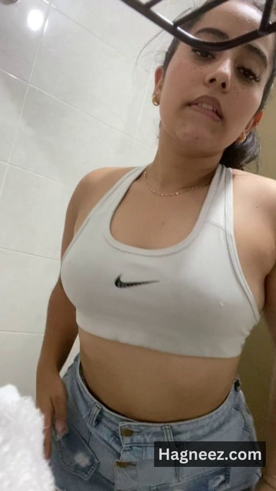 sexy girl remove clothes photos