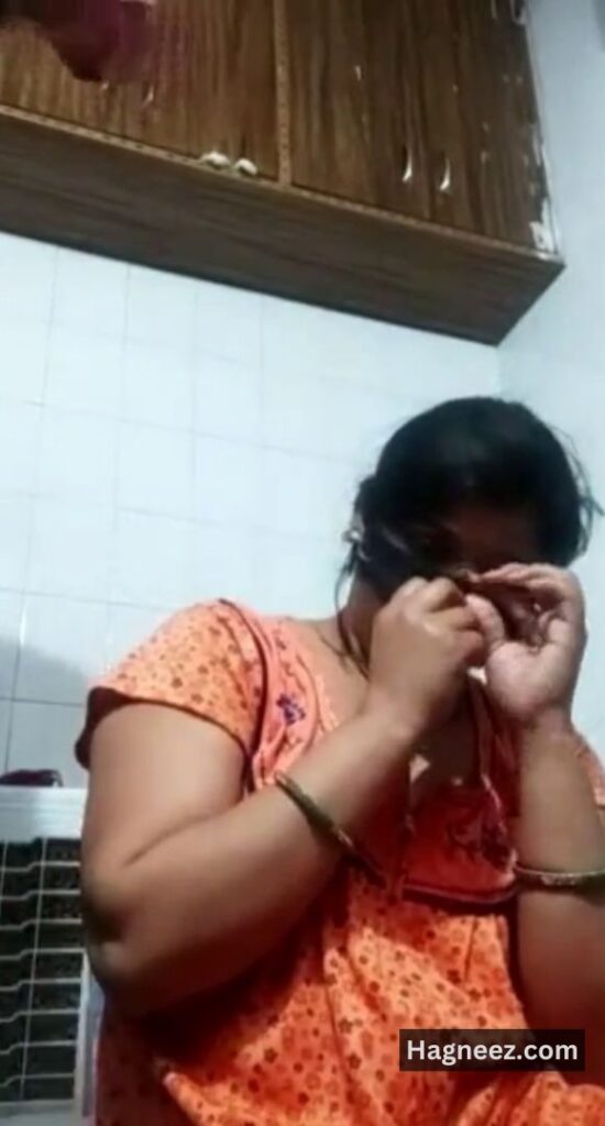 bhabhi blowjob aur fingering ke pics