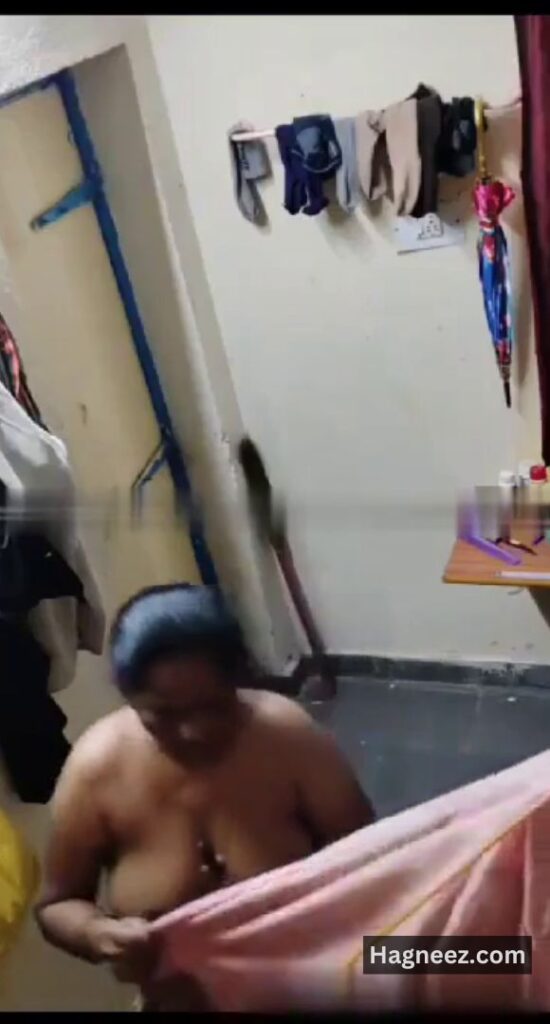 aunty bathing hidden cam