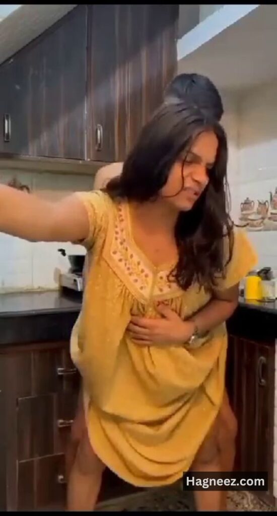 mummy ki kitchen chudai