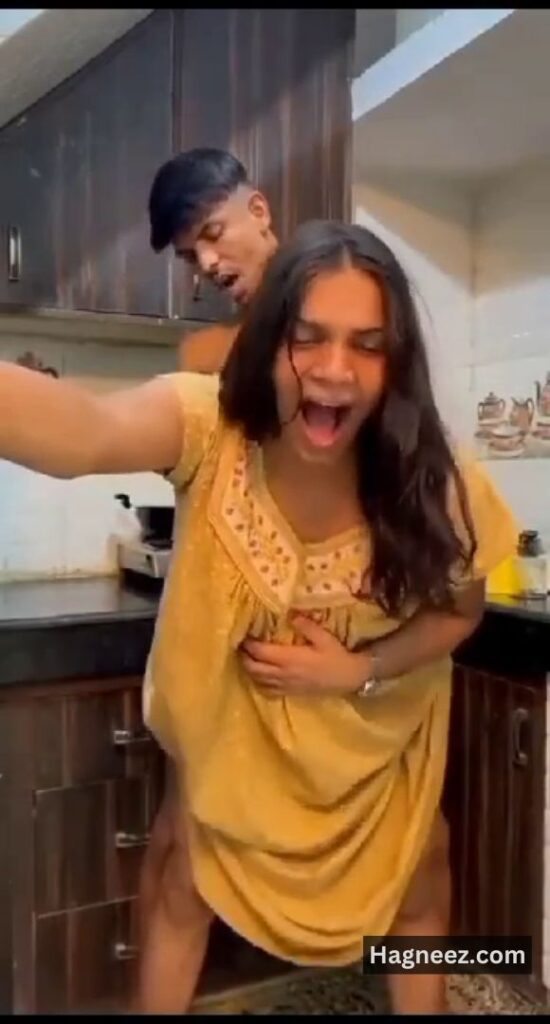 mummy ki kitchen chudai