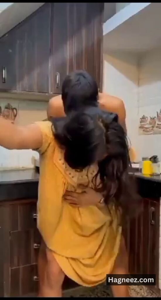 mummy ki kitchen chudai
