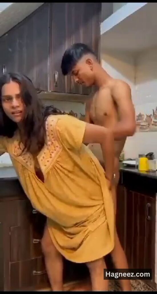 mummy ki kitchen chudai