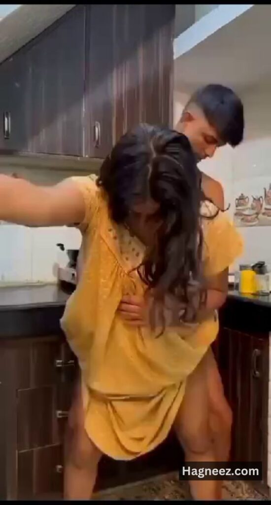 mummy ki kitchen chudai