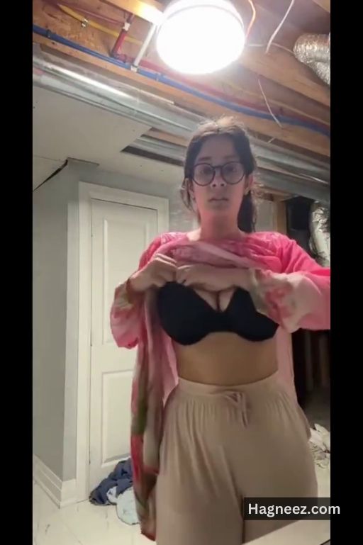 arabian girl remove clothes