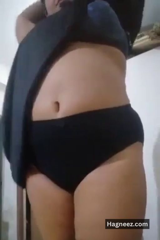 bangladeshi girl tanker boobs nude