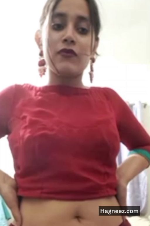 live girl removing clothes nudes