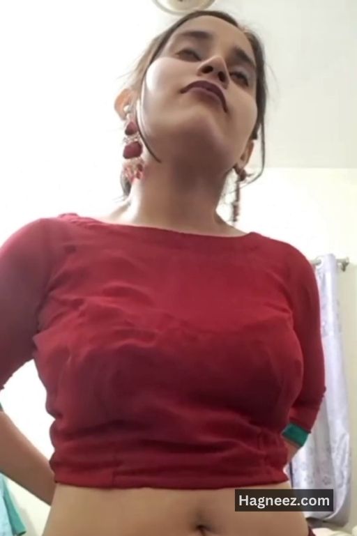 live girl removing clothes nudes