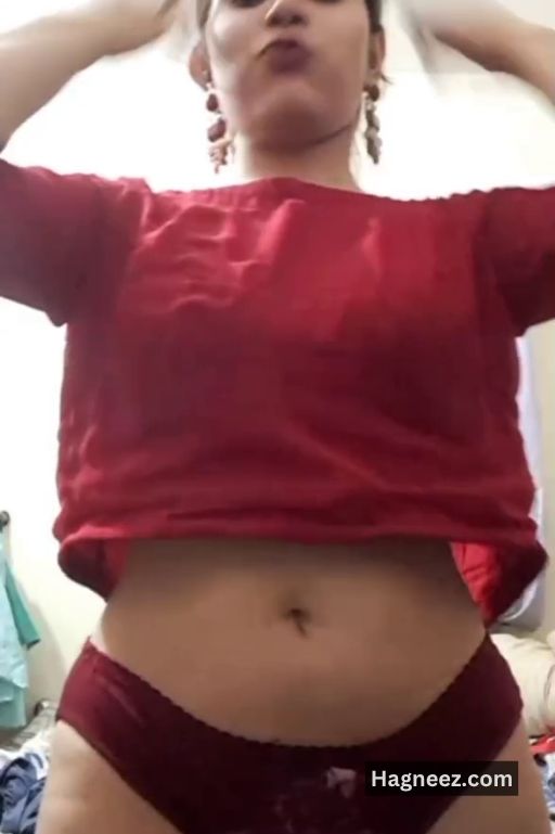 live girl removing clothes nudes