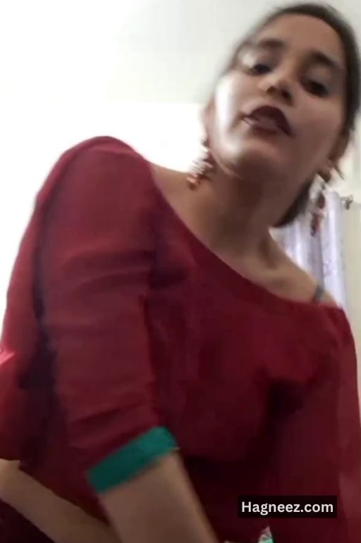 live girl removing clothes nudes