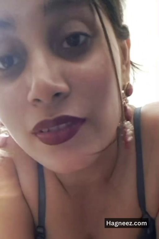 live girl removing clothes nudes