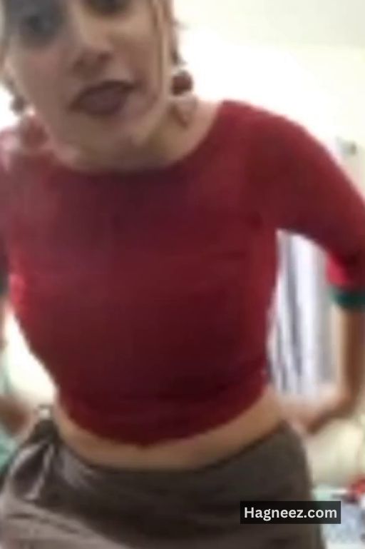 live girl removing clothes nudes