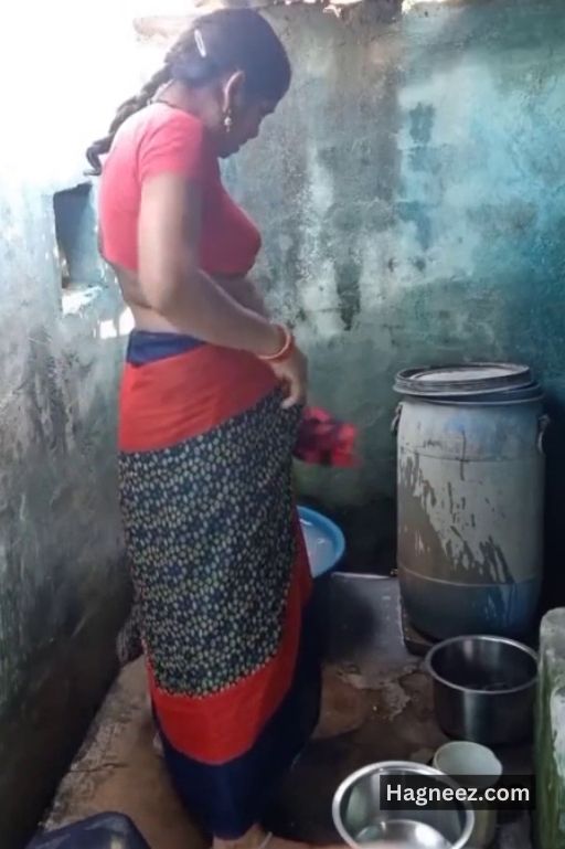 mature aunty bathing xxx hidden cam