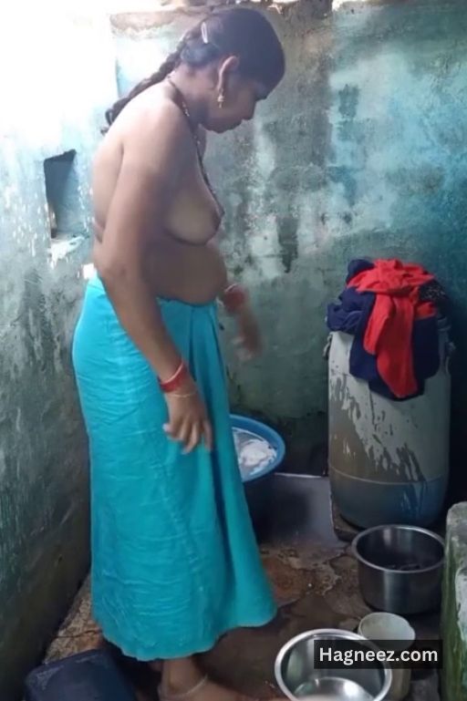 mature aunty bathing xxx hidden cam