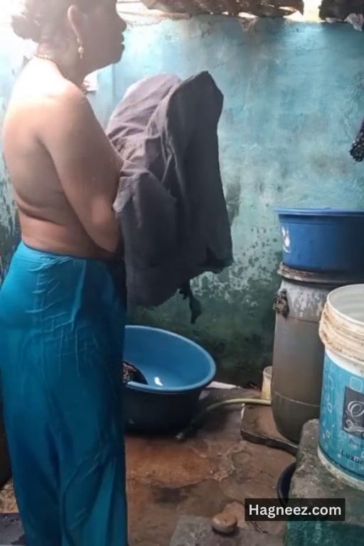 mature aunty bathing xxx hidden cam