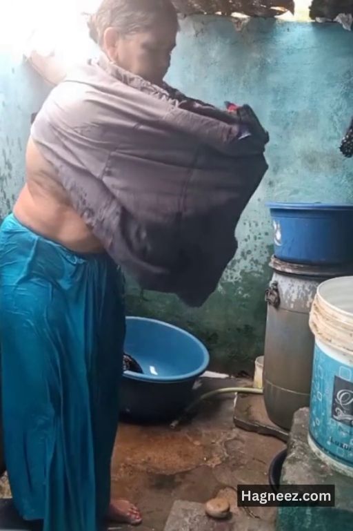 mature aunty bathing xxx hidden cam