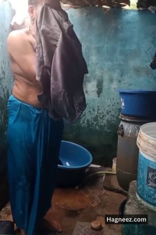 mature aunty bathing xxx hidden cam