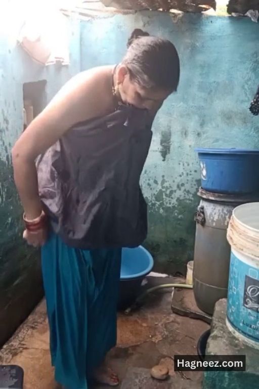 mature aunty bathing xxx hidden cam