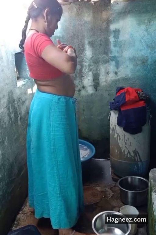 mature aunty bathing xxx hidden cam