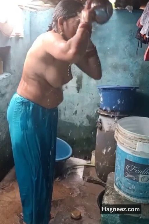 mature aunty bathing xxx hidden cam