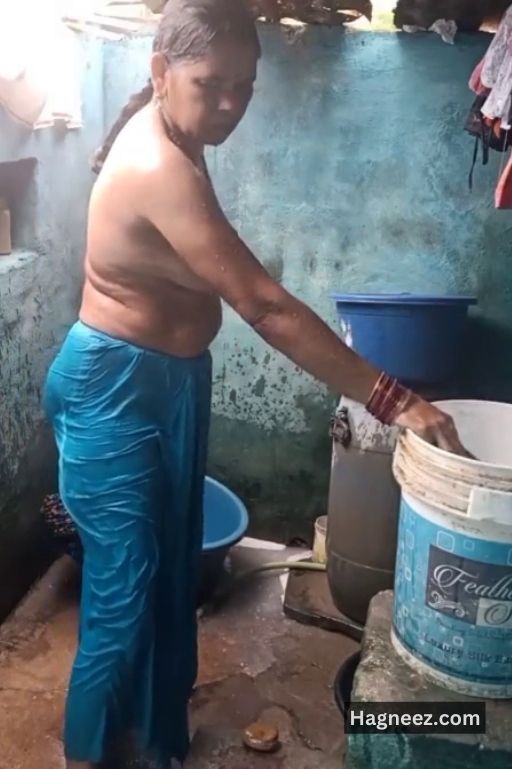 mature aunty bathing xxx hidden cam