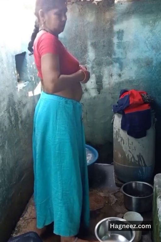 mature aunty bathing xxx hidden cam