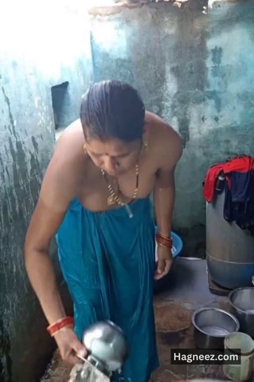 mature aunty bathing xxx hidden cam