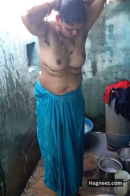 mature aunty bathing xxx hidden cam