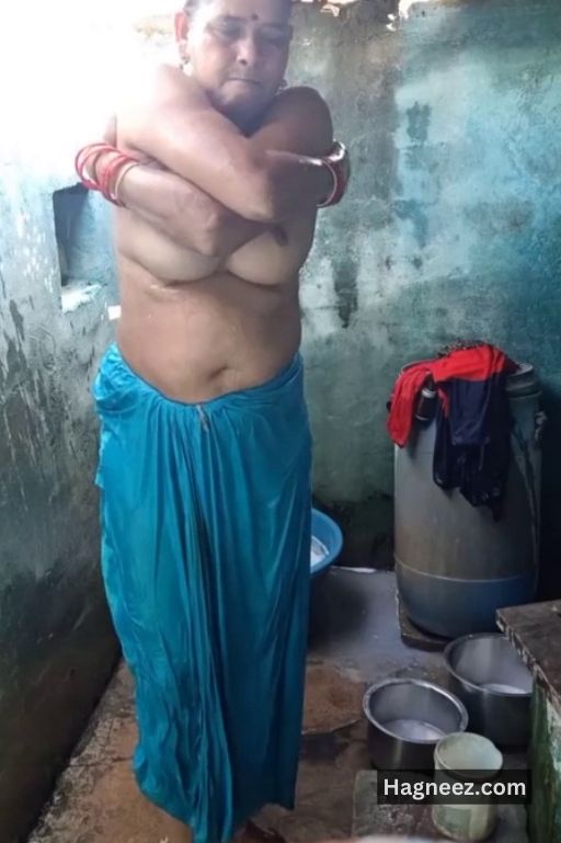 mature aunty bathing xxx hidden cam