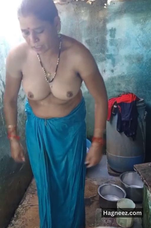 mature aunty bathing xxx hidden cam