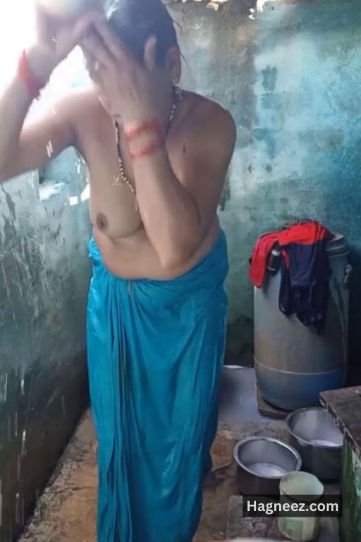 mature aunty bathing xxx hidden cam