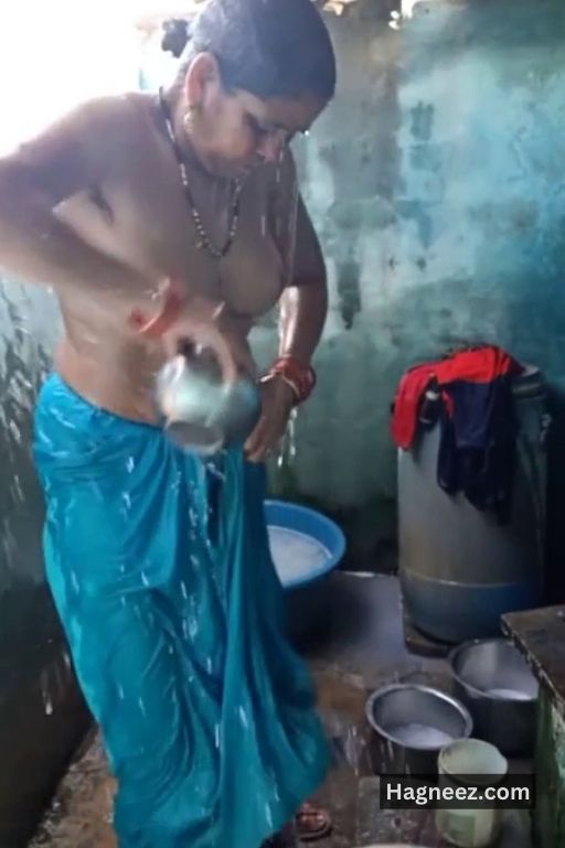 mature aunty bathing xxx hidden cam