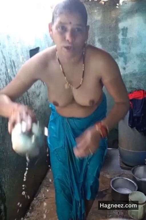 mature aunty bathing xxx hidden cam